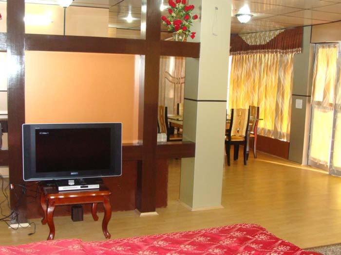 Hotel Crystal Palace Dhanaulti Exterior photo