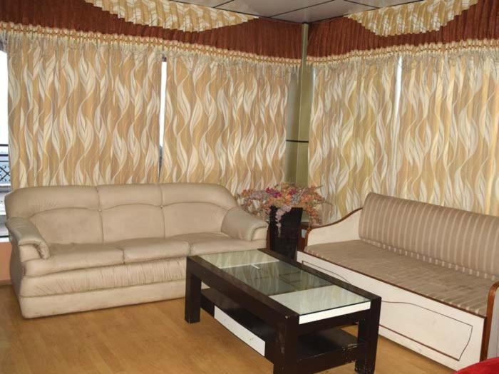 Hotel Crystal Palace Dhanaulti Exterior photo