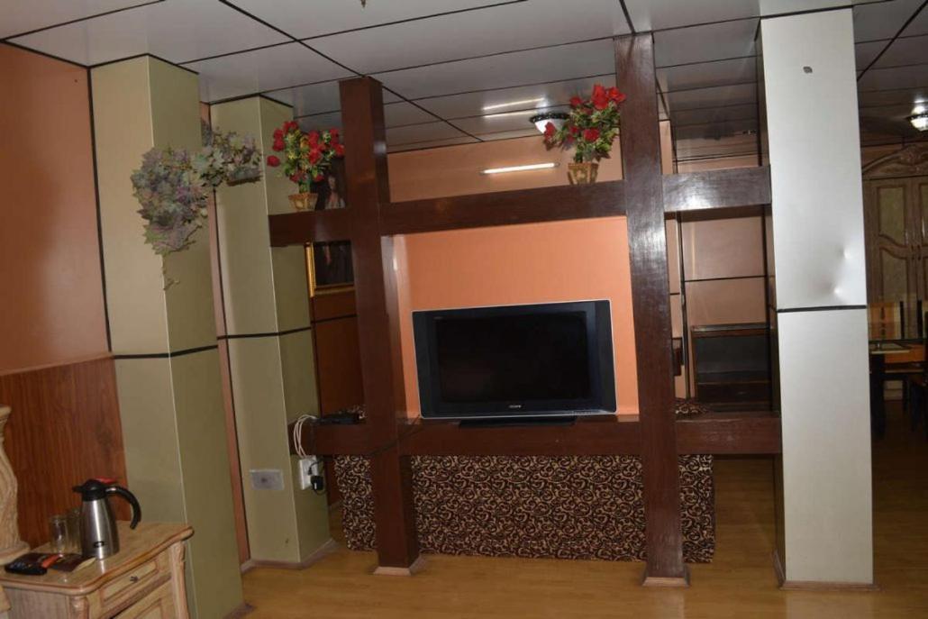 Hotel Crystal Palace Dhanaulti Exterior photo